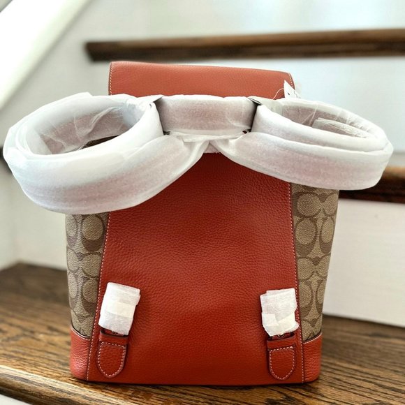 Coach X Peanuts Dempsey Drawstring Backpack In Signature Canvas With Patches - Picture 4 of 8